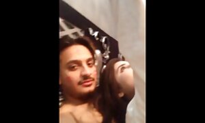 زن عکس سکسی زن ها سیاه برزیلی با غنیمت الاستیک از یک خروس هل به سبک سگ کوچولو استفاده می کند
