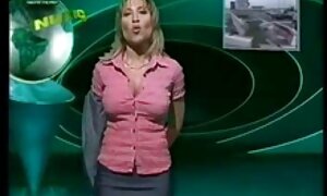 یک بلوند بالغ تصمیم عکسهای سکسی کوتوله ها گرفت برای رابطه جنسی در تاکسی بپردازد