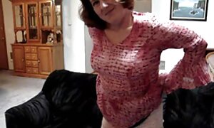 ستاره پورنو بالغ Busty مربی خود سکس عکس ها را درست در شبیه ساز می اندازد