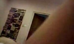 مدل پورنو در ساحل جزیره بهشت ​​خودارضایی عکس سکس جنده ها می کند
