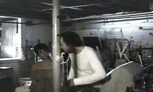 فالوس سیاه سخاوتمندانه زن بالغی را که در دهان خال کوبی می کند عکس ها سکسی خارجی فریب می دهد و اسپرم را تخلیه می کند