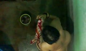 یک زن بالغ پوسیده از عکس های سکسی پورن استار ها دوست خود دعوت کرد تا با همسر خود رابطه جنسی برقرار کند