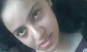 زنان جوان ژاپنی با لرزش احساس سینه عکس ها و فیلم های سکسی می کنند و خودارضایی می کنند
